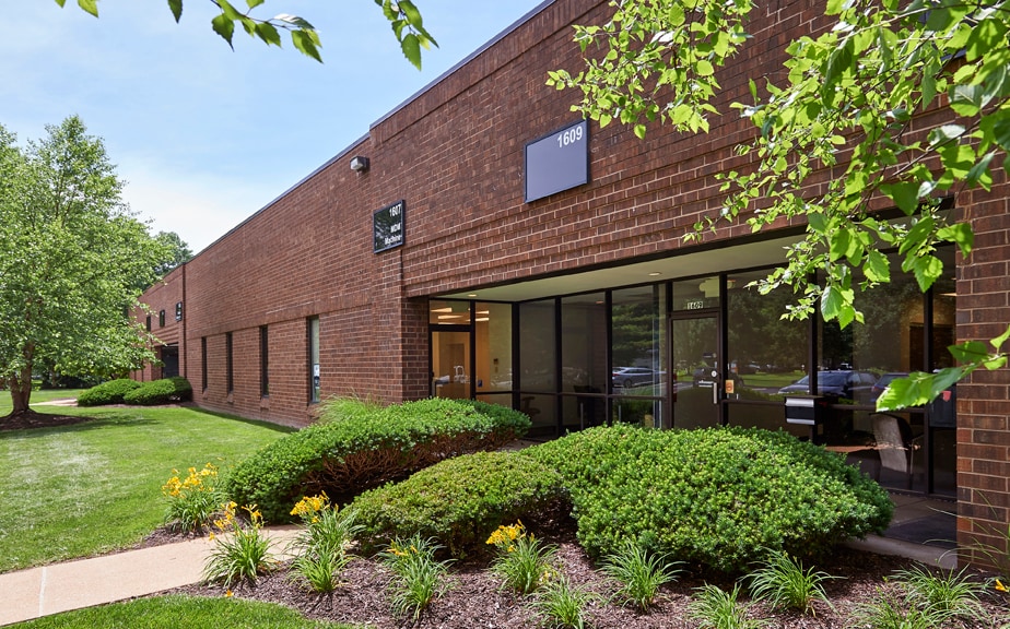 1601-1617 Manufacturers Dr, Fenton, MO à louer Photo du bâtiment- Image 1 de 5