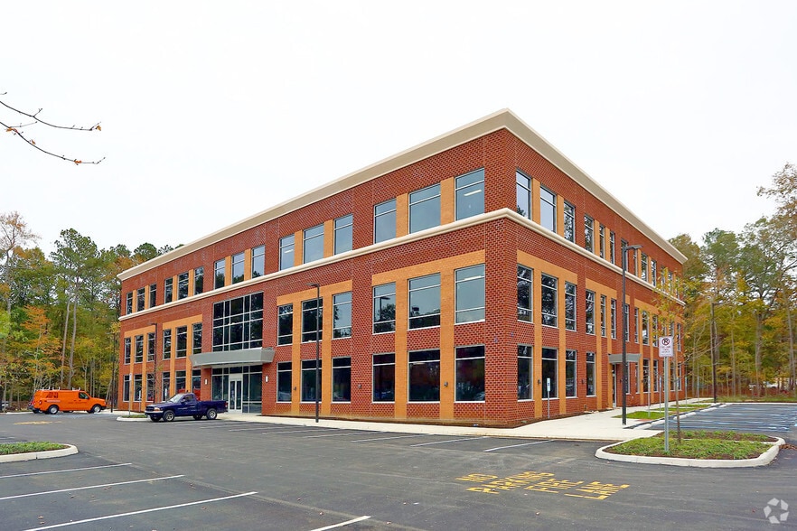 2 BayPort Way, Newport News, VA for lease - Building Photo - Image 1 of 3