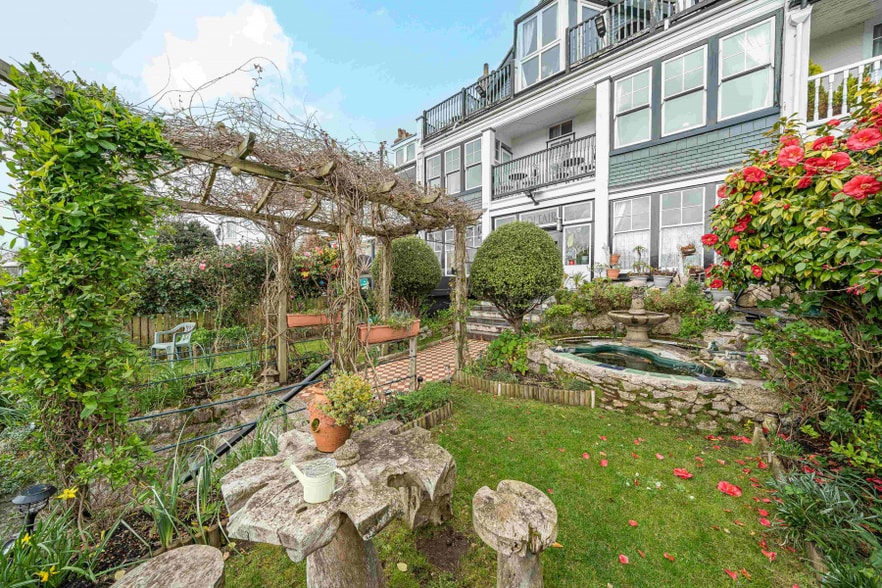 4 Emslie Rd, Falmouth for sale - Building Photo - Image 2 of 13