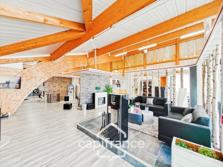Retail in Saint-Rémy for lease - Interior Photo - Image 3 of 7