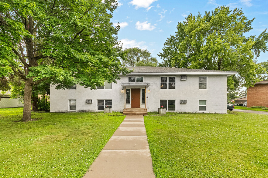 752 Southview Dr, Anoka, MN for sale - Building Photo - Image 2 of 19