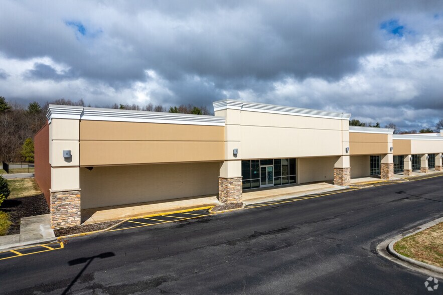11801-11847 Kingston Pike, Knoxville, TN à louer - Photo du bâtiment - Image 1 de 7