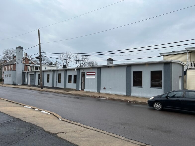 108 W Montgomery Ave, North Wales, PA for lease - Building Photo - Image 2 of 14