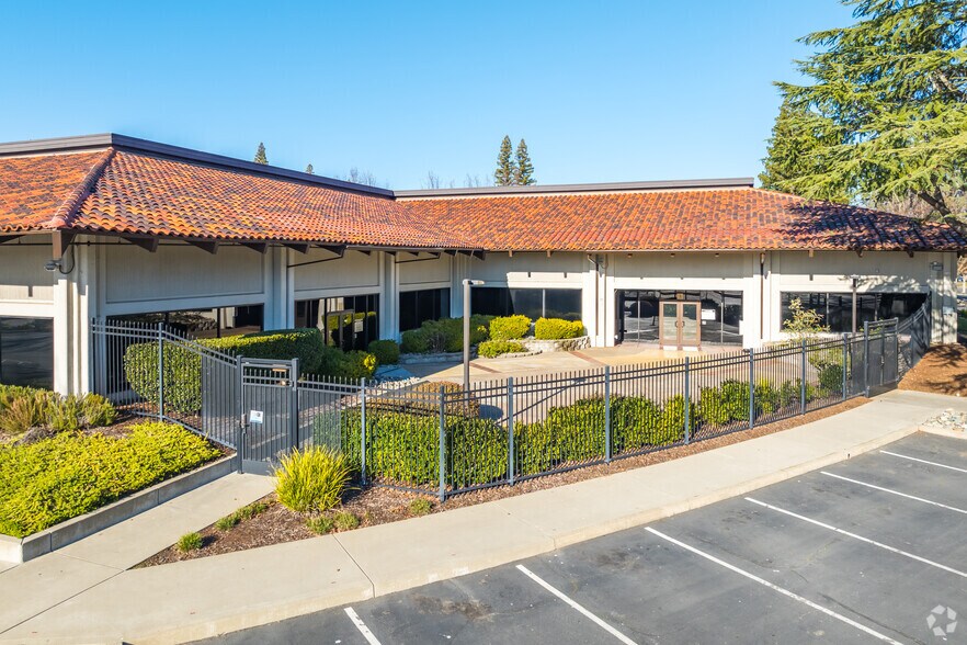 151 Blue Ravine Rd, Folsom, CA for sale - Building Photo - Image 2 of 9