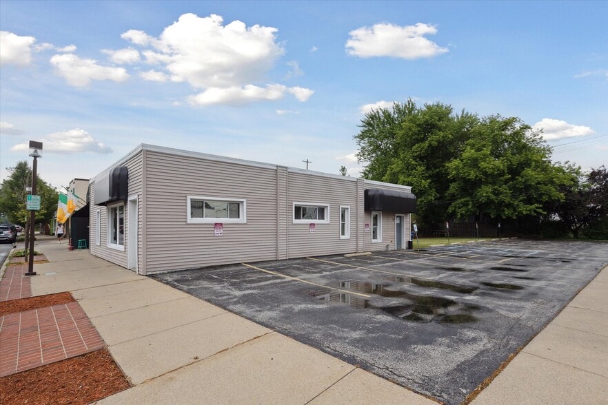 1000 N Johnson St, Bay City, MI à vendre - Photo du bâtiment - Image 2 de 41