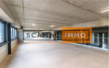 Flex in Colombes for lease Interior Photo- Image 2 of 4