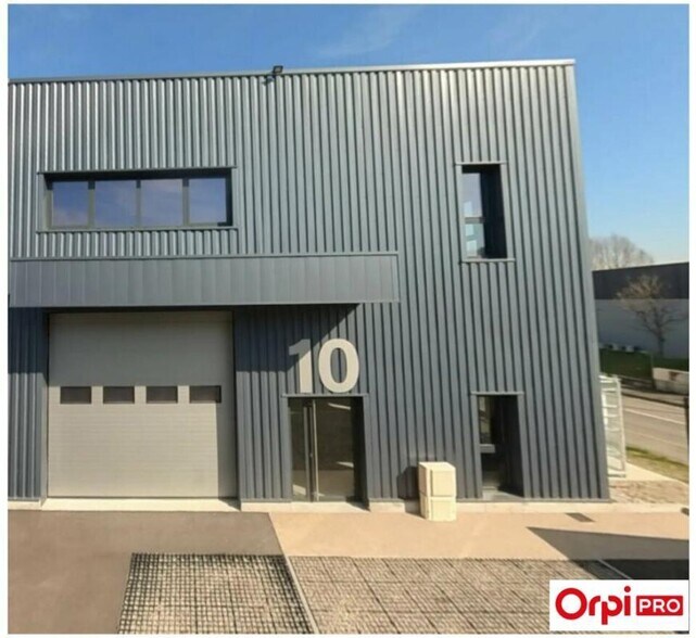 Flex in Bourgoin-Jallieu for lease - Building Photo - Image 2 of 6
