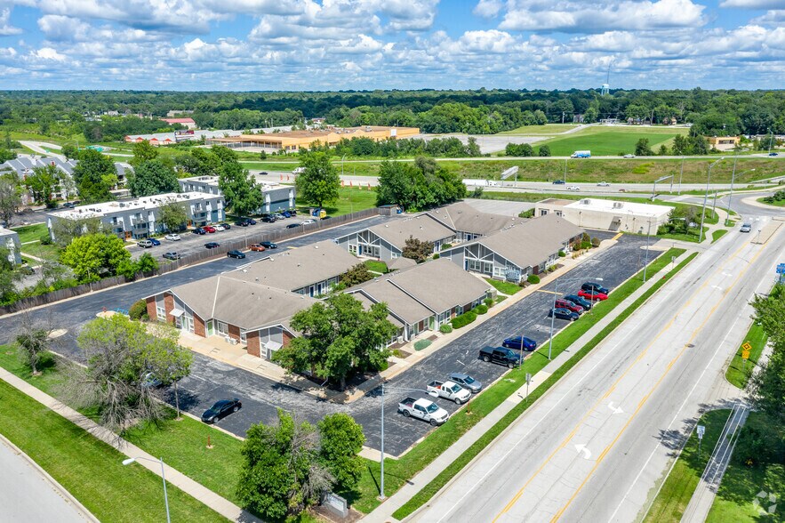 5300-5320 Longview Rd, Kansas City, MO for sale - Building Photo - Image 3 of 23