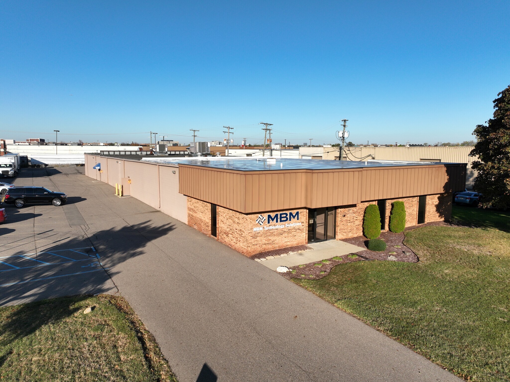 375 Robbins Dr, Troy, MI à vendre Photo principale- Image 1 de 7
