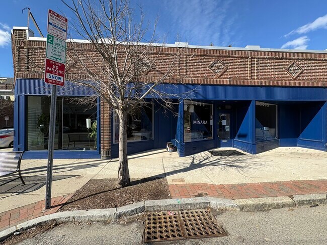 Plus de détails pour 361 Huron Ave, Cambridge, MA - Commerce de détail à louer