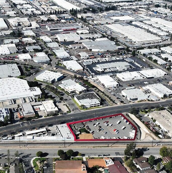 1859 N Glassell St, Orange, CA à louer Aérien- Image 1 de 2