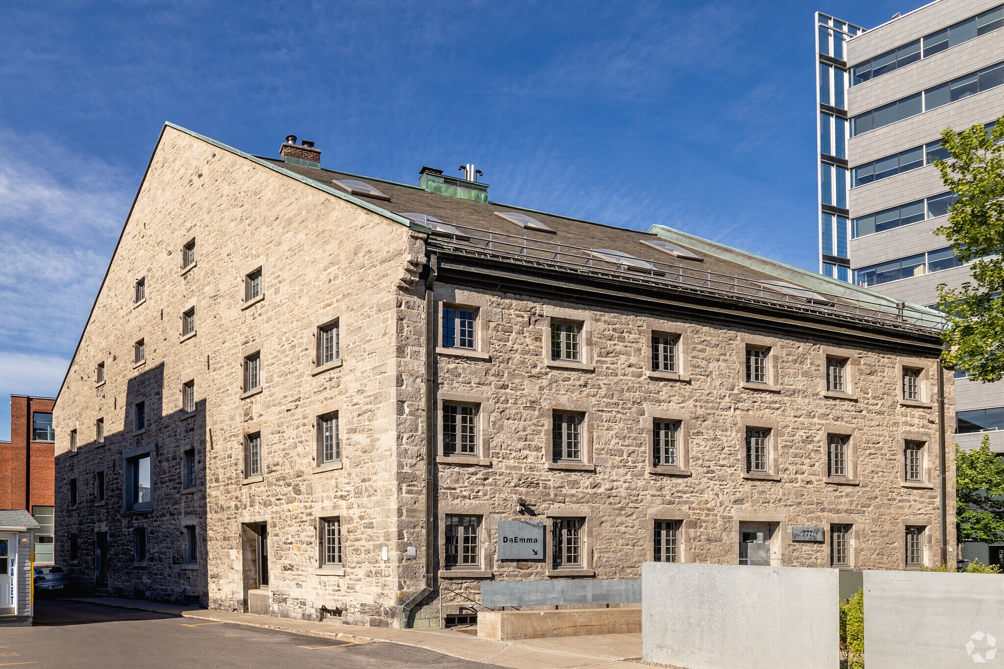 15-17 Rue Duke, Montréal, QC à louer Photo du bâtiment- Image 1 de 9