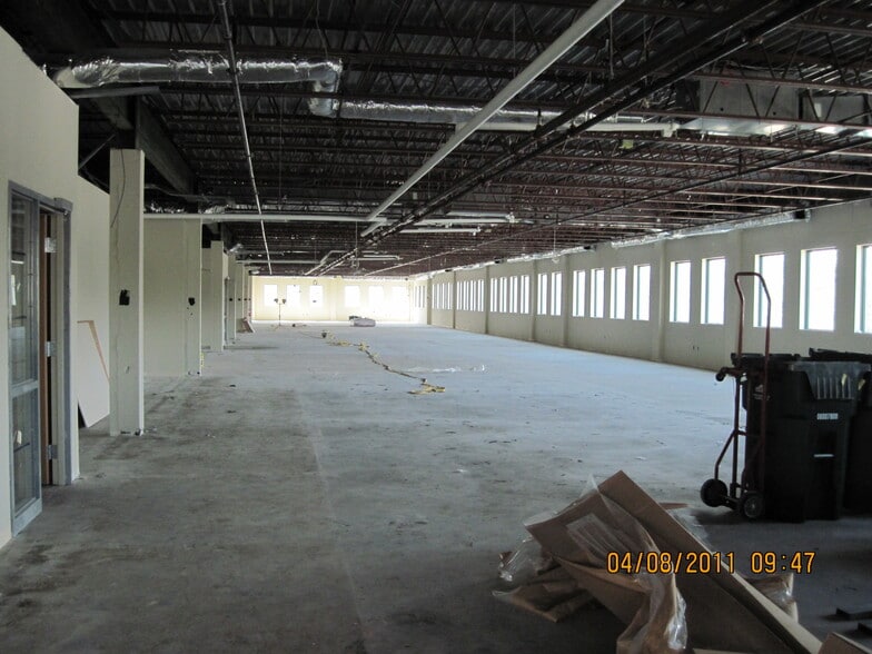 500 Turnpike St, Canton, MA for lease - Building Photo - Image 2 of 7