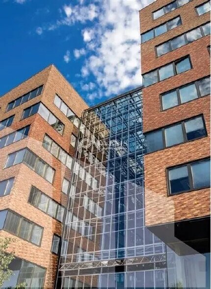 Office in Roubaix for lease - Building Photo - Image 3 of 10