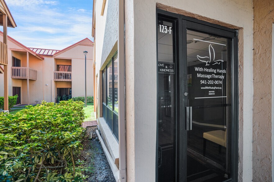 2831 Ringling Blvd, Sarasota, FL à vendre - Photo du bâtiment - Image 2 de 11