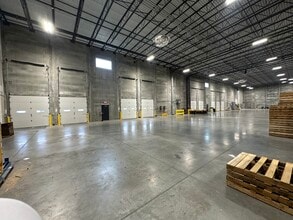 1501 Shepherd Rd, Liberty, MO for lease Interior Photo- Image 2 of 7