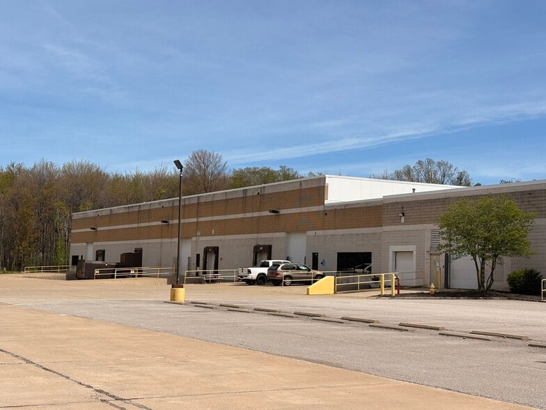2831 Center Rd, Brunswick, OH for lease - Building Photo - Image 2 of 3