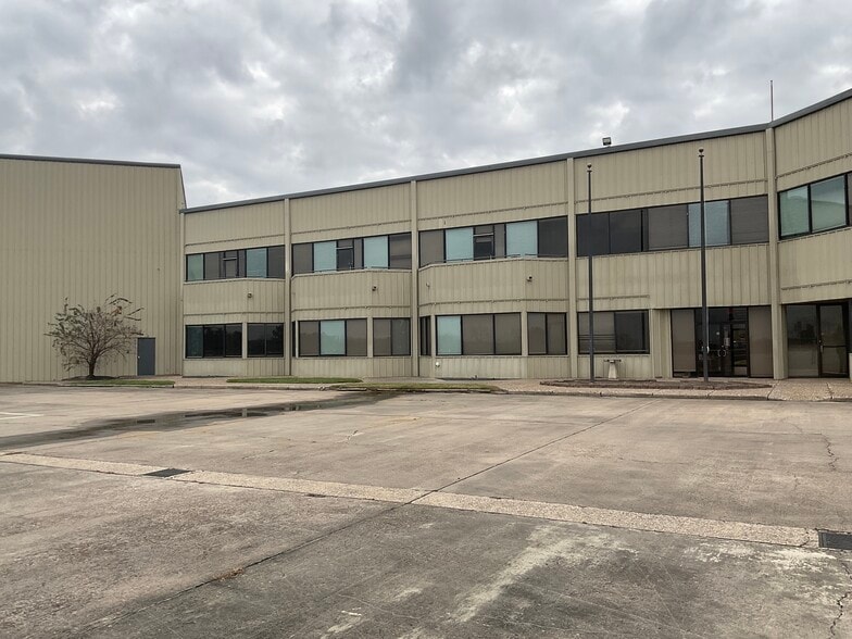 9310 Max Conrad Dr, Spring, TX for sale - Building Photo - Image 3 of 44
