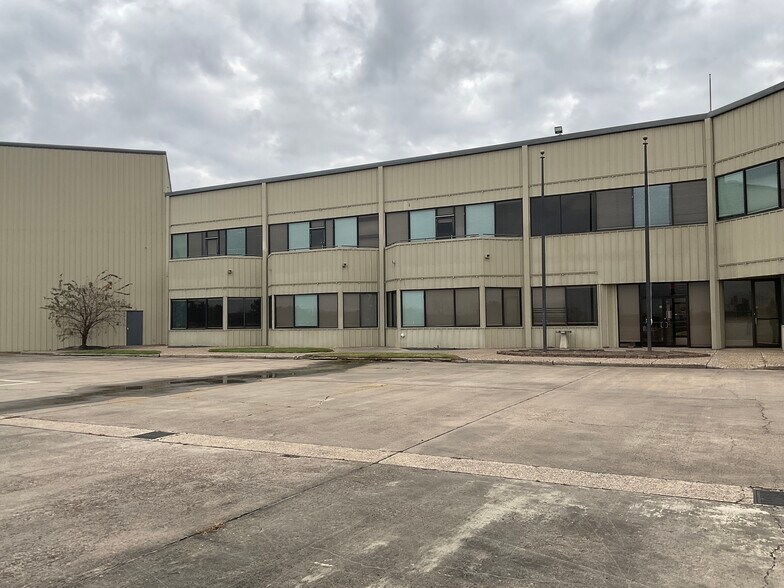 9310 Max Conrad Dr, Spring, TX à vendre - Photo du bâtiment - Image 3 de 44
