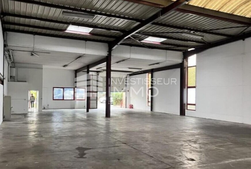 Flex dans Le Blanc Mesnil à louer - Photo du bâtiment - Image 3 de 4
