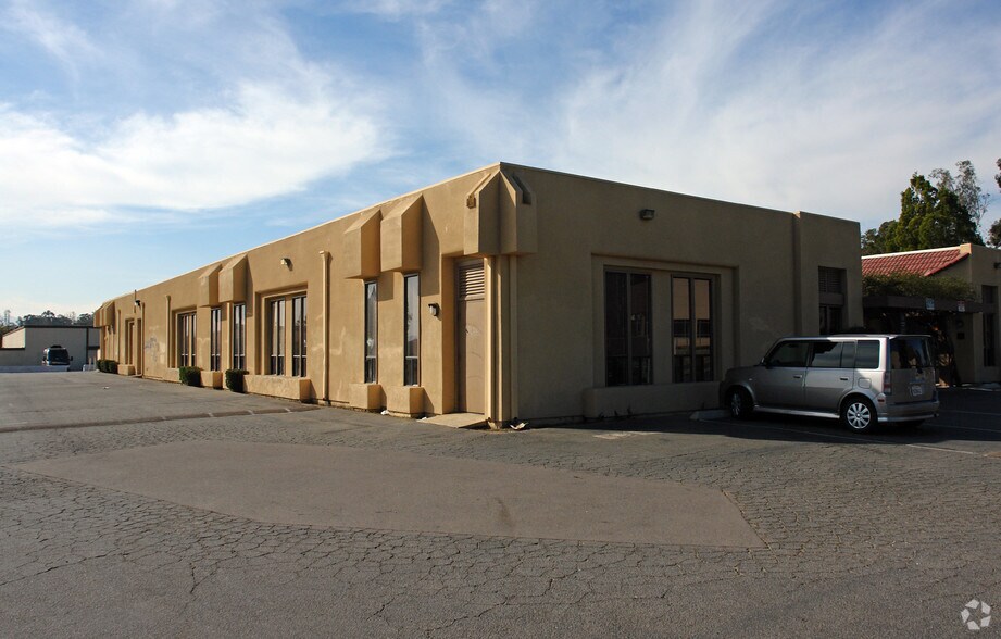 1516 Main St, Ramona, CA à louer - Photo du bâtiment - Image 3 de 6