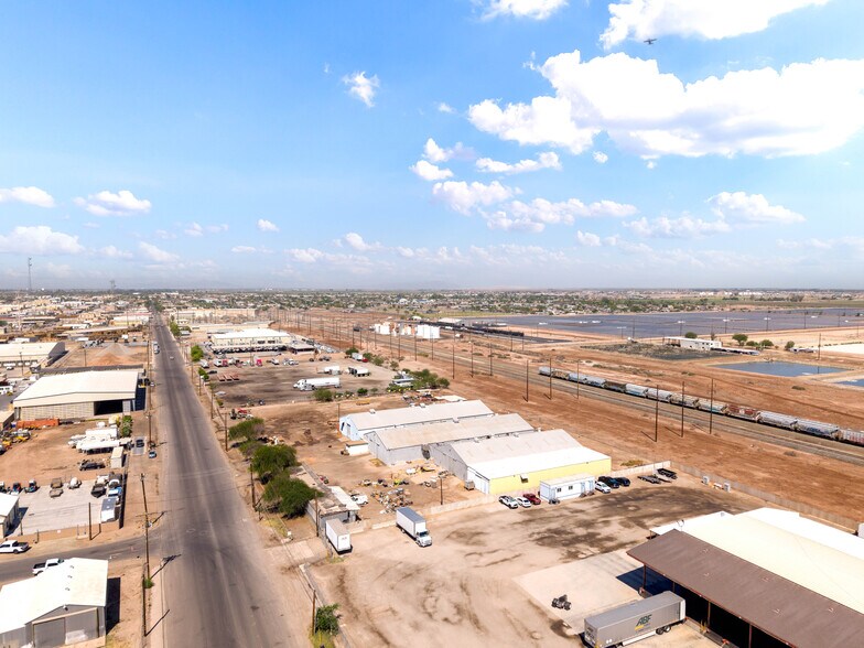 220 E Commercial Ave, El Centro, CA à louer - Photo du bâtiment - Image 3 de 22
