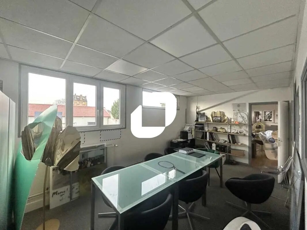 Flex in Argenteuil for lease Interior Photo- Image 1 of 11