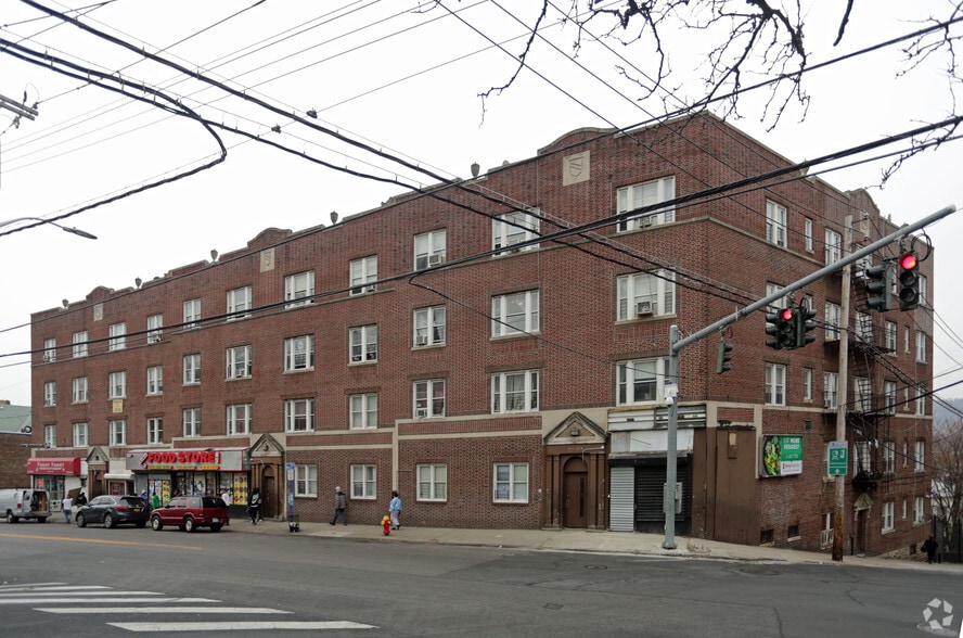 369-379 Warburton Ave, Yonkers, NY for lease - Building Photo - Image 2 of 10