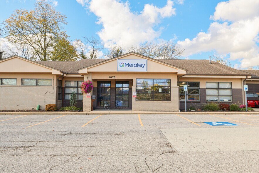 1075 Waterdam Plaza Dr, McMurray, PA à louer - Photo du bâtiment - Image 2 de 12