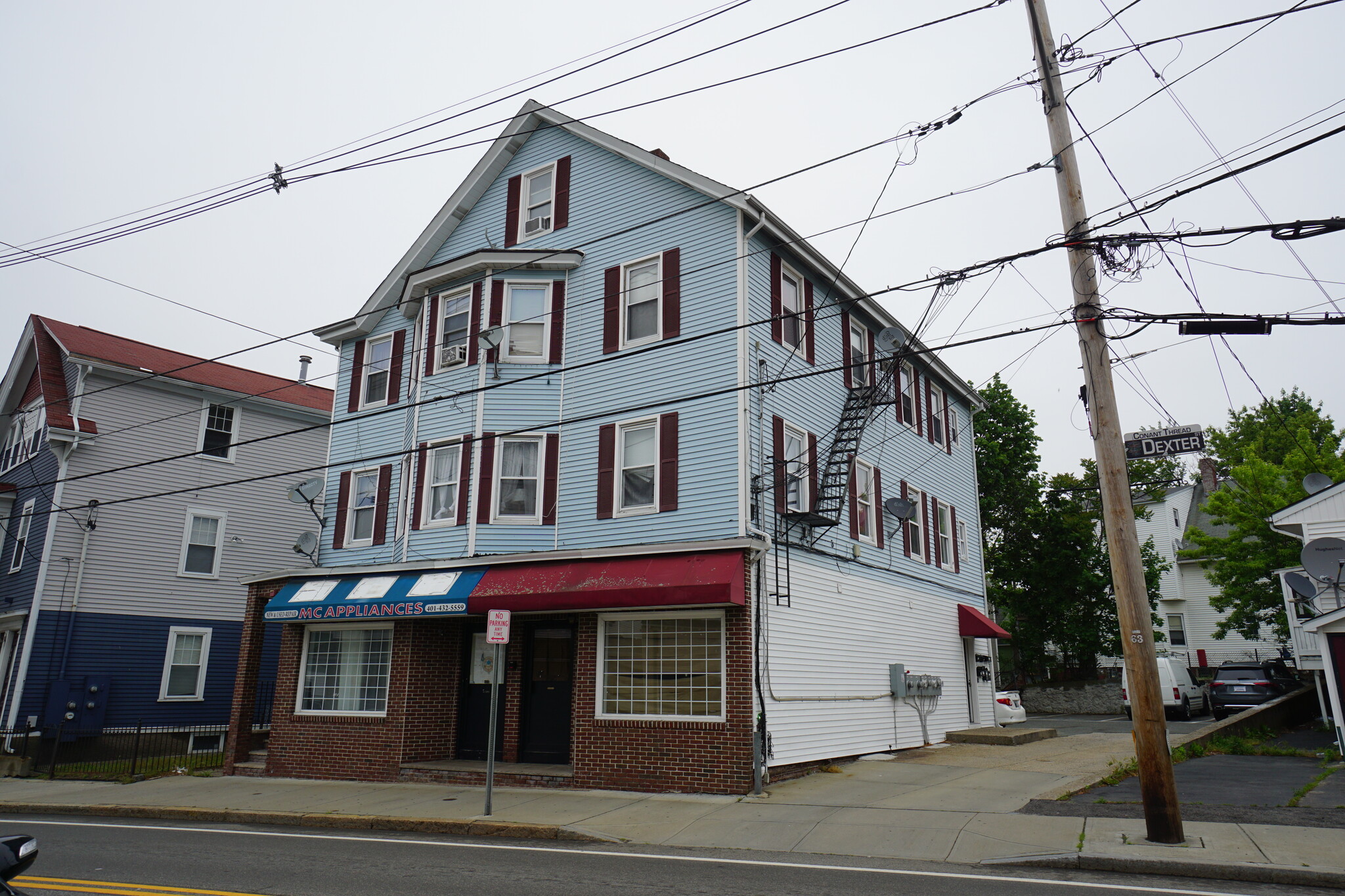 433 Dexter St, Central Falls, RI à vendre Photo du bâtiment- Image 1 de 1