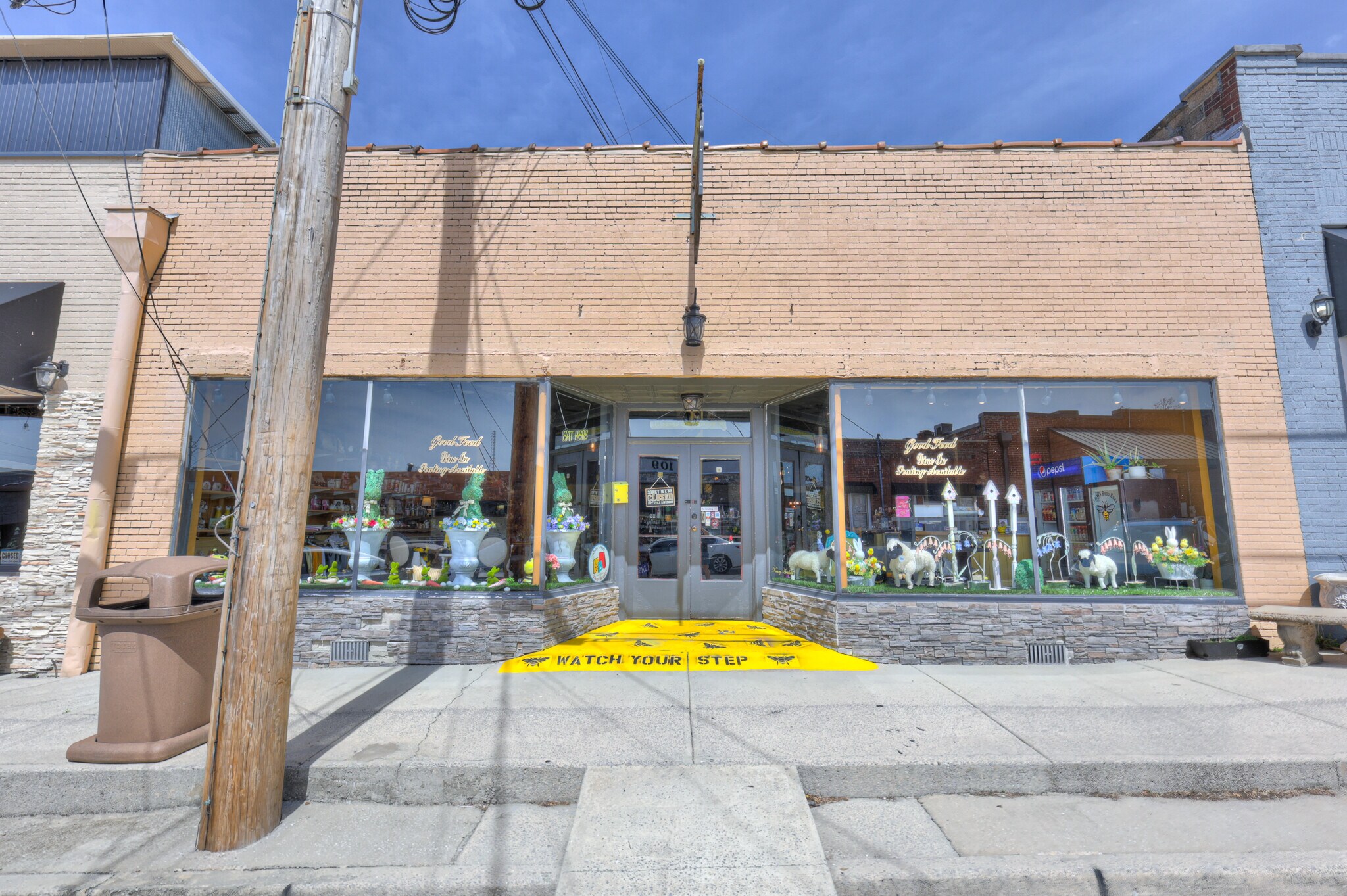 108 W Walnut St, Smithville, TN for sale Building Photo- Image 1 of 55