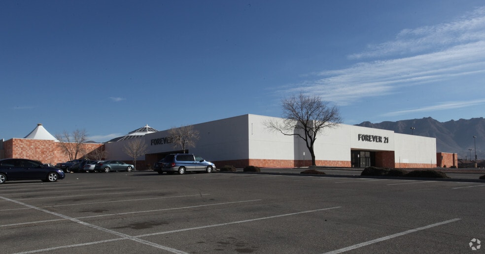 750 Sunland Park Dr, El Paso, TX for lease - Building Photo - Image 3 of 20