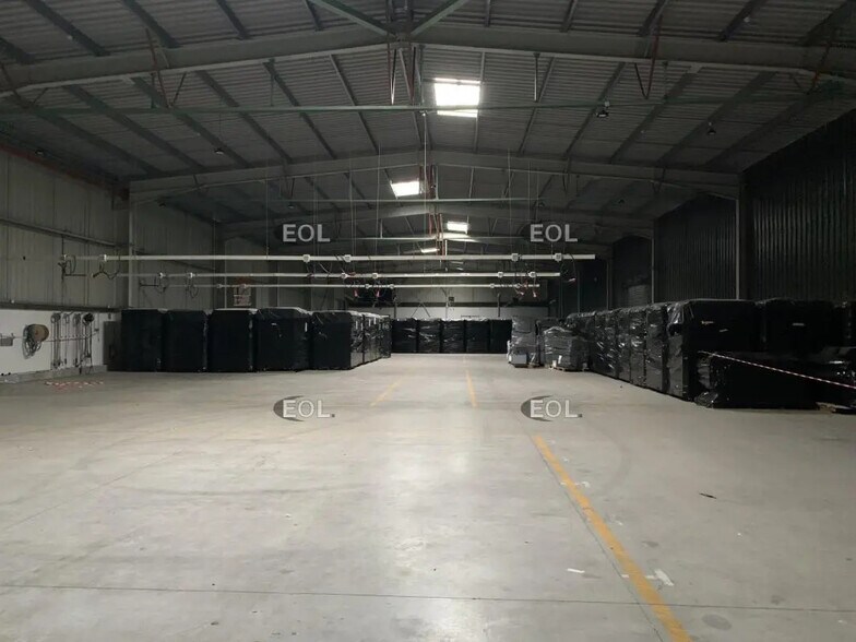 Industriel dans Bollène à louer - Photo intérieure - Image 2 de 8