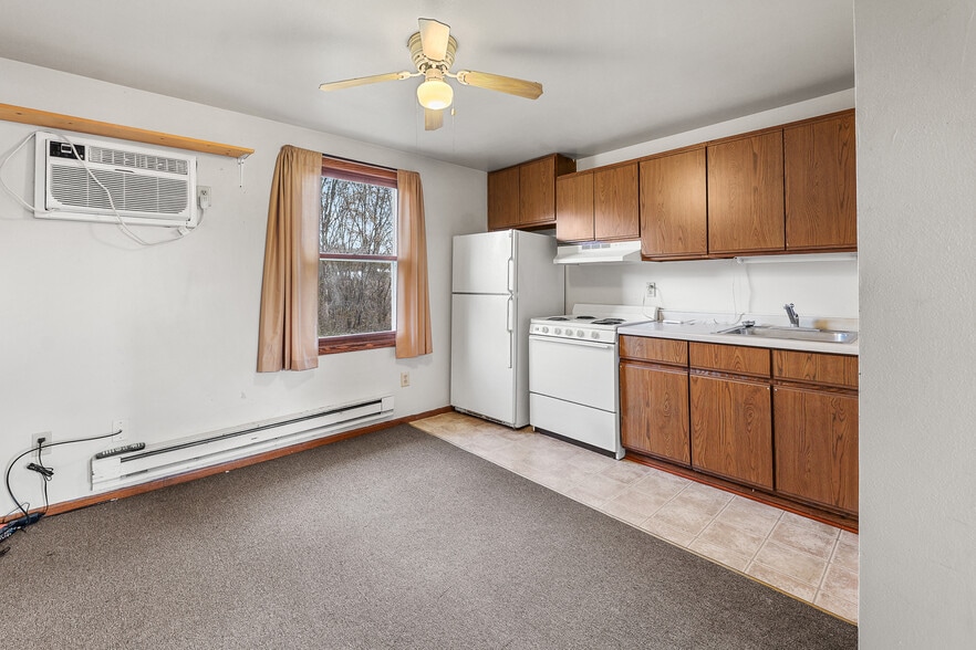 4991 Arthur Rd, Slinger, WI for sale - Building Photo - Image 2 of 47