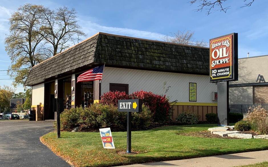 24086 Middlebelt Rd, Farmington, MI for sale - Building Photo - Image 1 of 1