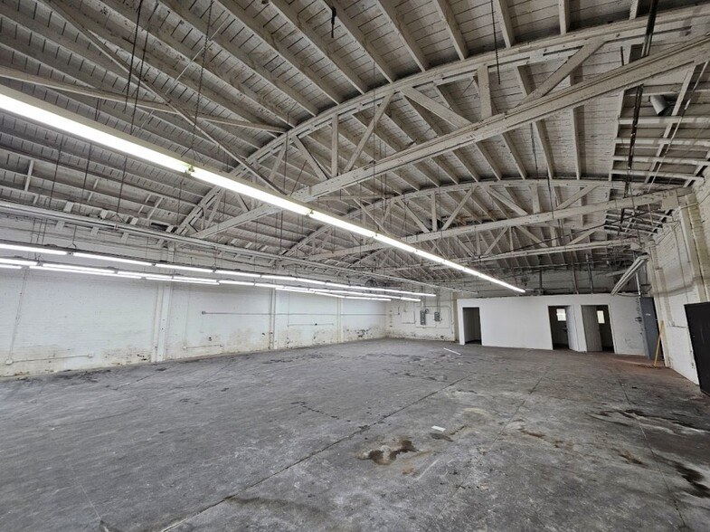 119 W Jefferson Blvd, Los Angeles, CA for lease - Building Photo - Image 3 of 9