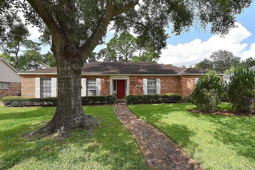 10714 Del Monte Dr, Houston, TX à vendre - Photo principale - Image 1 de 1