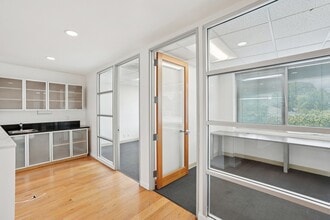 10951 W Pico Blvd, Los Angeles, CA à louer Photo intérieure- Image 2 de 7