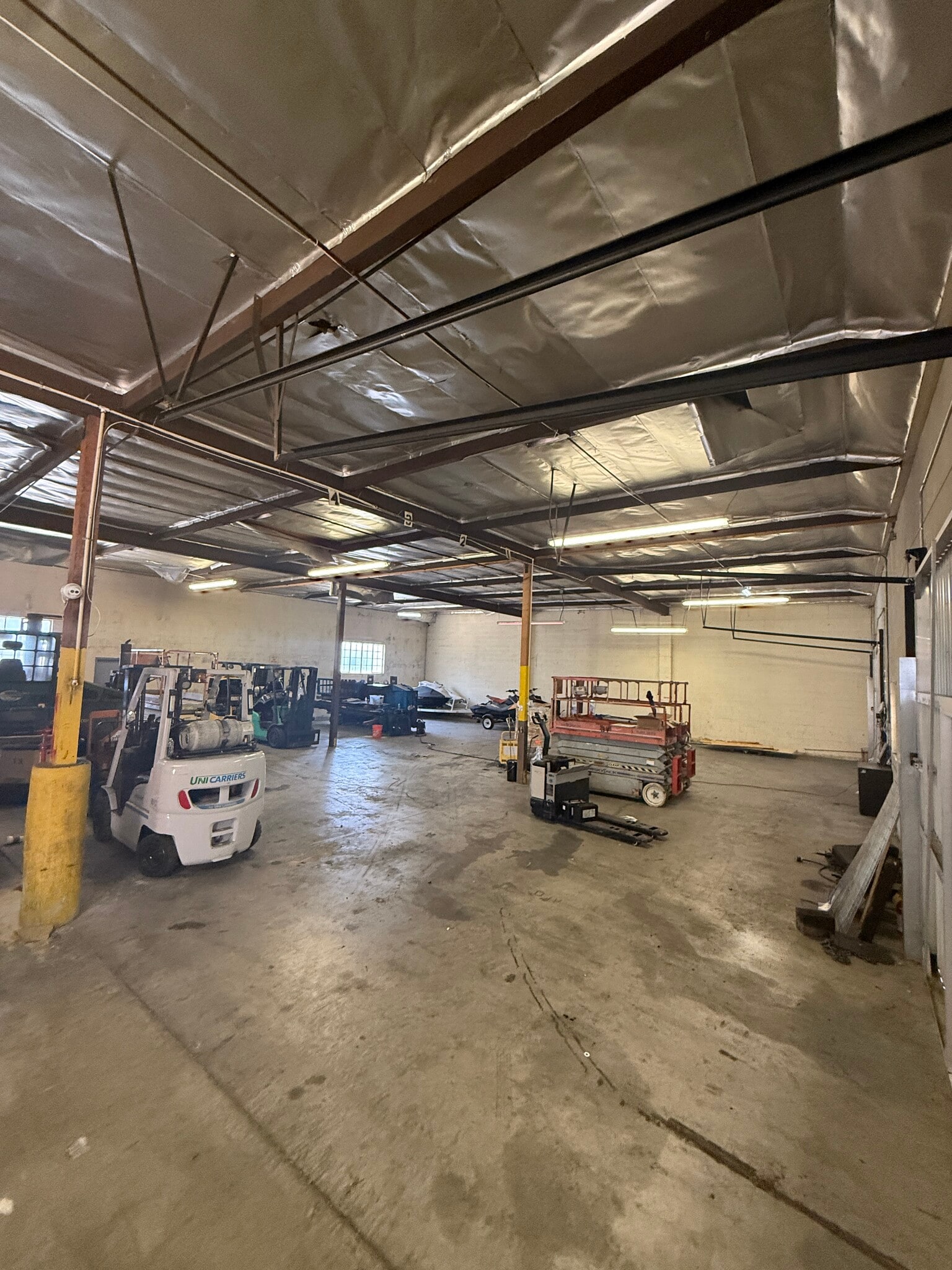 8145 Byron Ave, Whittier, CA à louer Photo intérieure- Image 1 de 2