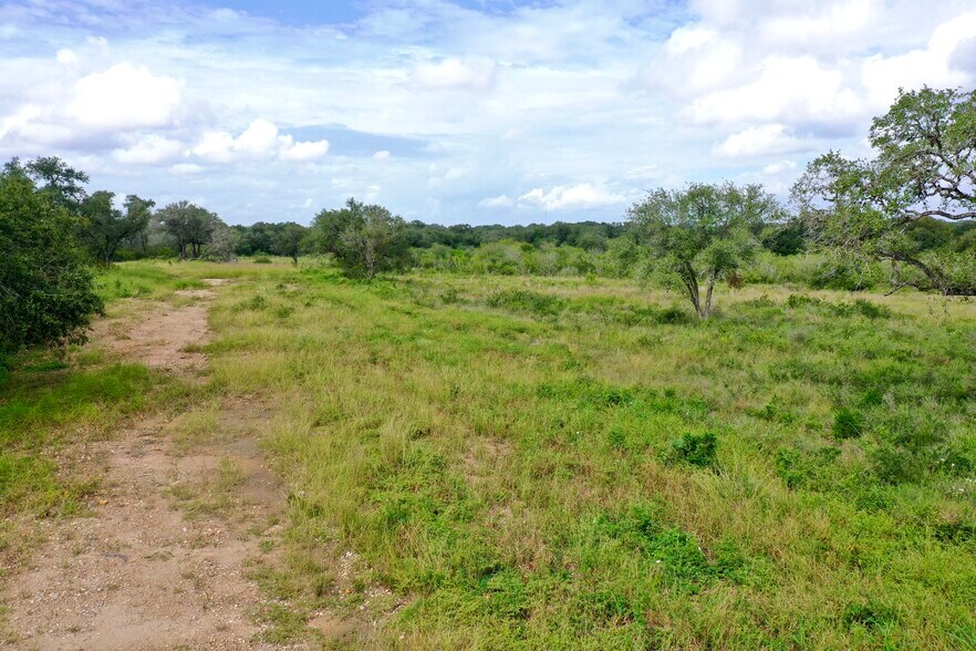 Airport Rd, Beeville, TX à vendre - Photo du b timent - Image 3 de 14