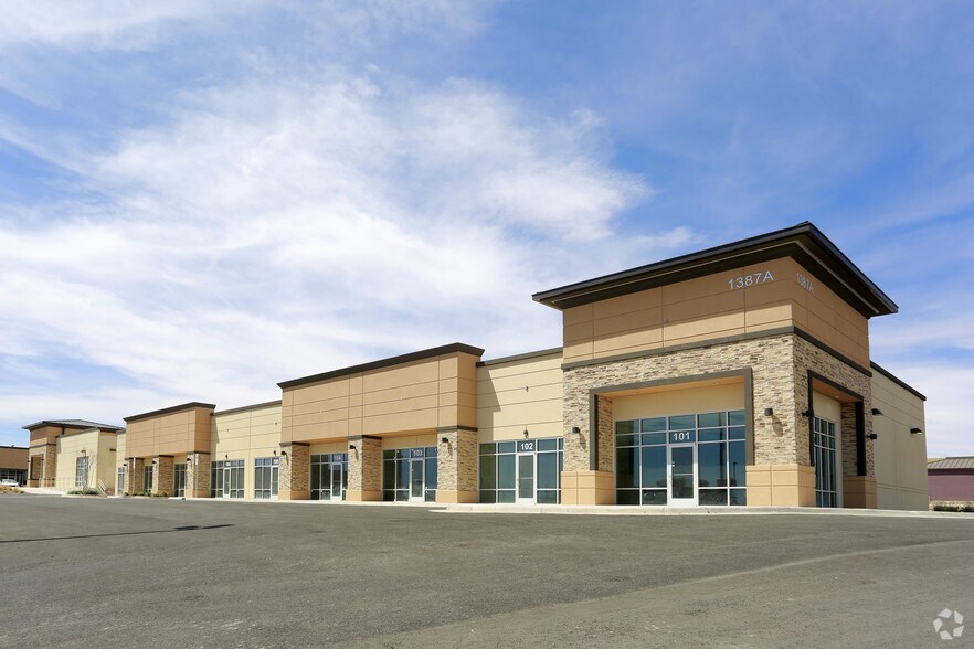 1387 George Dieter Dr, El Paso, TX for lease - Primary Photo - Image 2 of 17