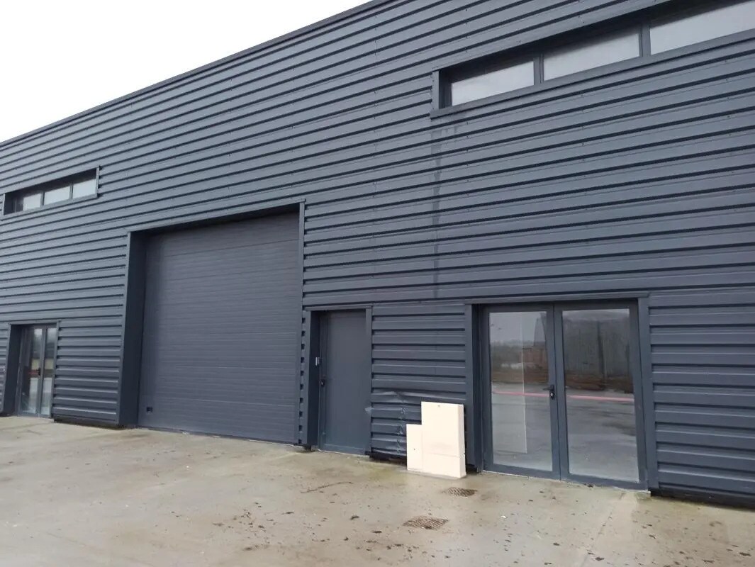 29 Rue Gutenberg, Magny-en-Vexin for lease Primary Photo- Image 1 of 10