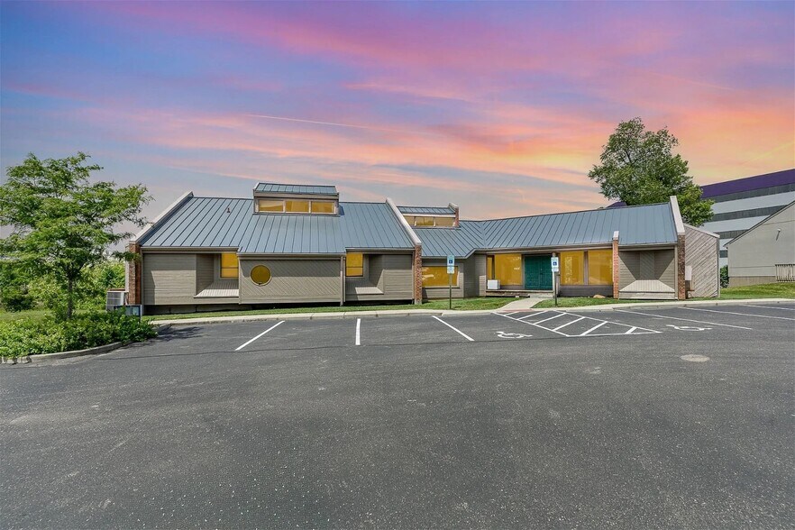 11237 Cornell Park Dr, Blue Ash, OH à vendre - Photo du bâtiment - Image 1 de 5