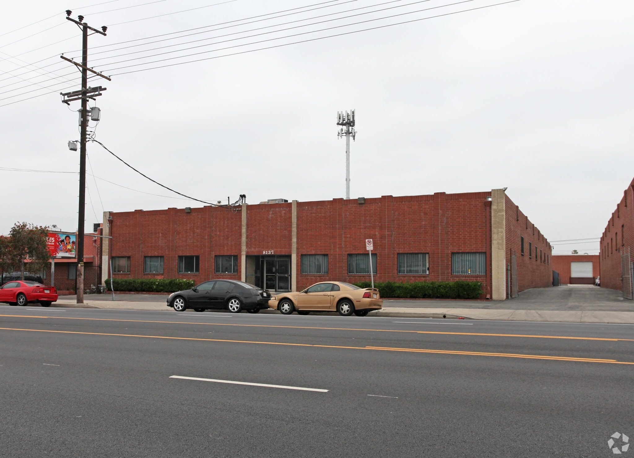 8137 Lankershim Blvd, North Hollywood, CA for lease Primary Photo- Image 1 of 4