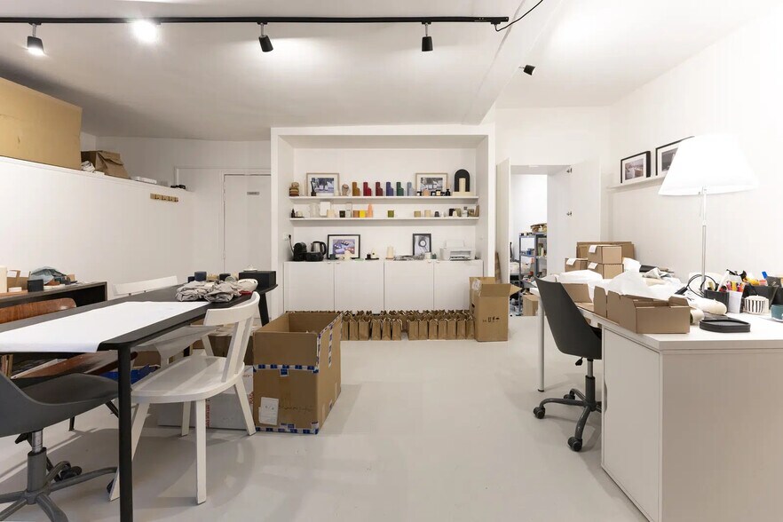 Immeuble residentiel dans Paris à vendre - Photo du bâtiment - Image 3 de 10