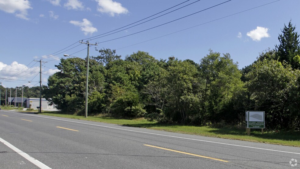 81A and 83 Montauk Highway portefeuille de 2 propriétés à vendre sur LoopNet.ca - Photo du bâtiment - Image 1 de 5