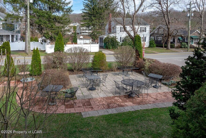 206 N Main St, Shavertown, PA à vendre - Photo du bâtiment - Image 2 de 20