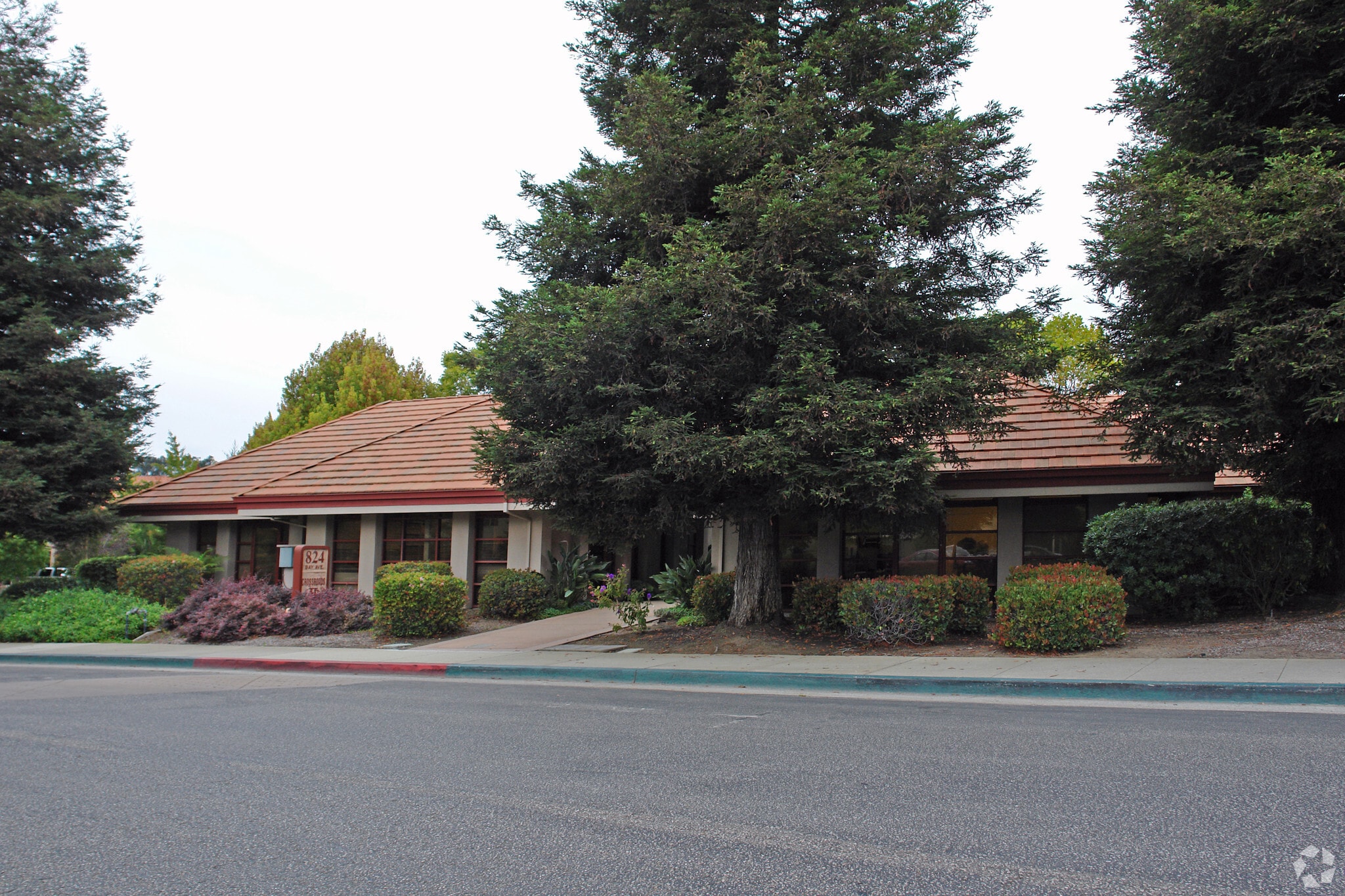 824 Bay Ave, Capitola, CA for lease Primary Photo- Image 1 of 3