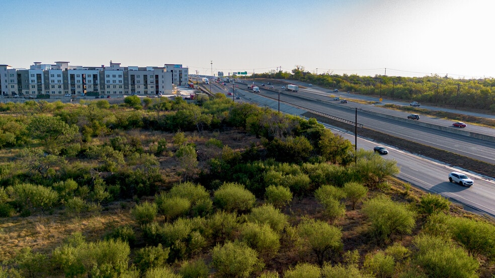 4261 IH-35 Expy, New Braunfels, TX for sale - Building Photo - Image 3 of 7