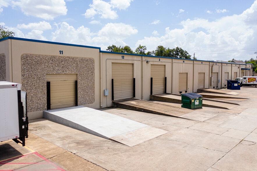 3404-3556 Yale St, Houston, TX for lease - Building Photo - Image 3 of 4